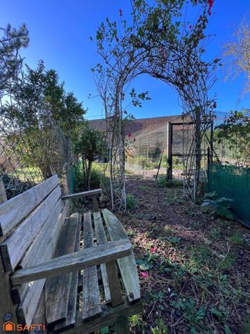 Maison de ville - 65m2 hors combles - avec jardin et dépendances