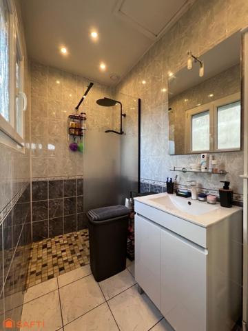 Maison de ville - 65m2 hors combles - avec jardin et dépendances