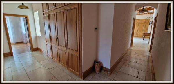 Maison à vendre 8 pièces FEILLENS (01) Atypique, plain-pied,piscine charme, pierre, vue dégagée, suite