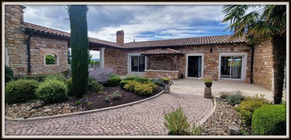 Maison à vendre 8 pièces FEILLENS (01) Atypique, plain-pied,piscine charme, pierre, vue dégagée, suite