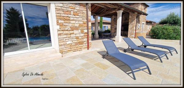 Maison à vendre 8 pièces FEILLENS (01) Atypique, plain-pied,piscine charme, pierre, vue dégagée, suite