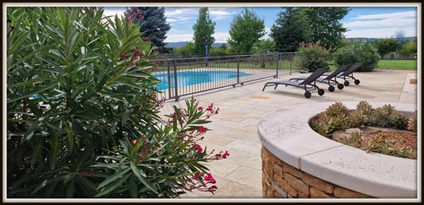 Maison à vendre 8 pièces FEILLENS (01) Atypique, plain-pied,piscine charme, pierre, vue dégagée, suite