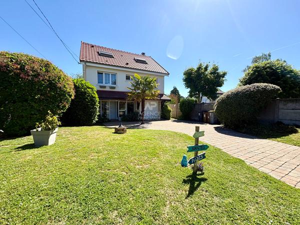 Maison Conflans Sainte Honorine 6 pièce(s) 134 m2 €499 000 ** - Référence 7835