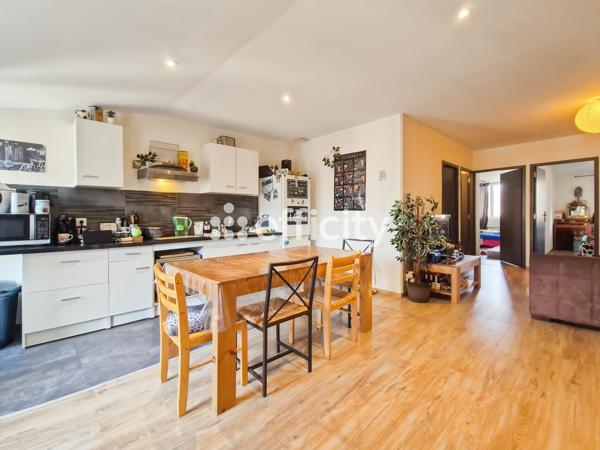 Appartement
         3 pièces
        - 59 m²