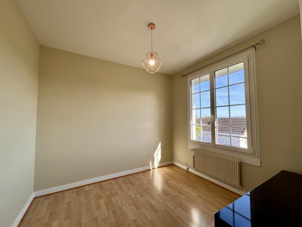 Appartement
         5 pièces
        - 93 m² Exclusivité 139 900 € *