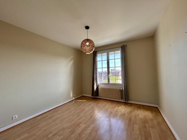 Appartement
         5 pièces
        - 93 m² Exclusivité 139 900 € *