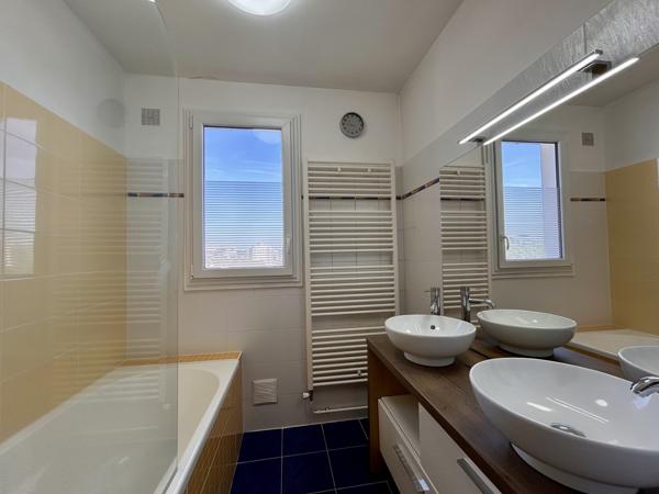 Appartement
         5 pièces
        - 93 m² Exclusivité 139 900 € *