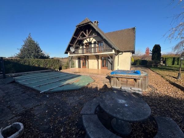 MAISON FAMILIALE VUE DOMINANTE 247 M²  5 CHAMBRES  3000 M² TERRAIN A LURE
