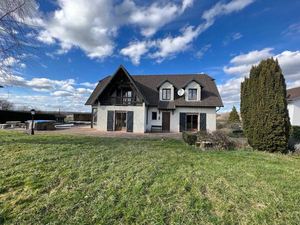 MAISON FAMILIALE VUE DOMINANTE 247 M²  5 CHAMBRES  3000 M² TERRAIN A LURE