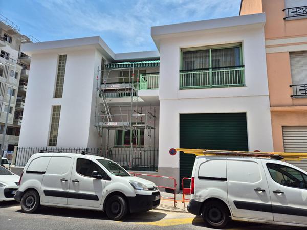 Grand garage de plain pied de 74 m2