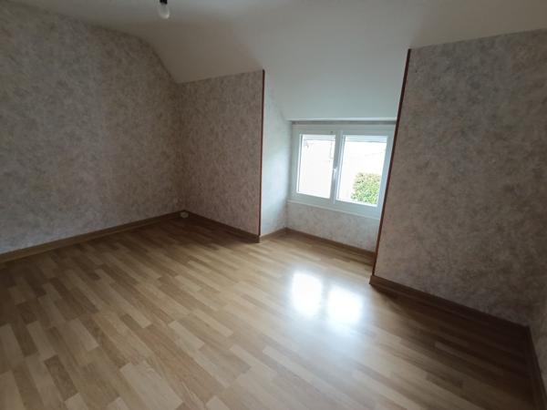 Brûlon centre sur 700m² de terrain