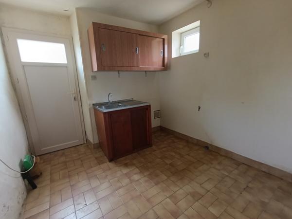 Brûlon centre sur 700m² de terrain