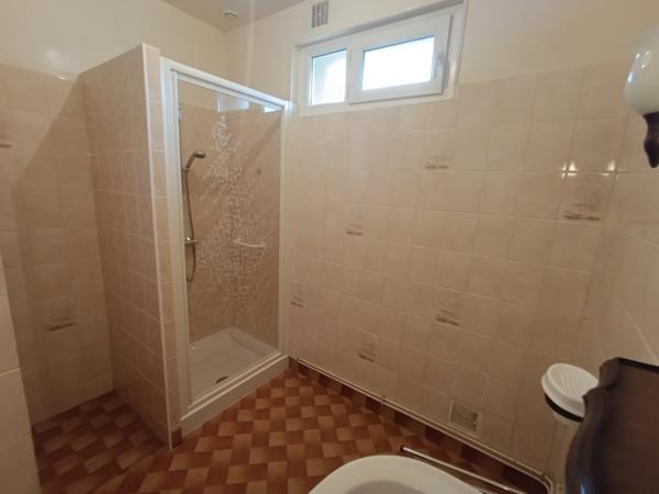 Brûlon centre sur 700m² de terrain