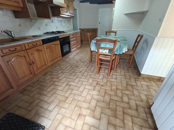 Brûlon centre sur 700m² de terrain