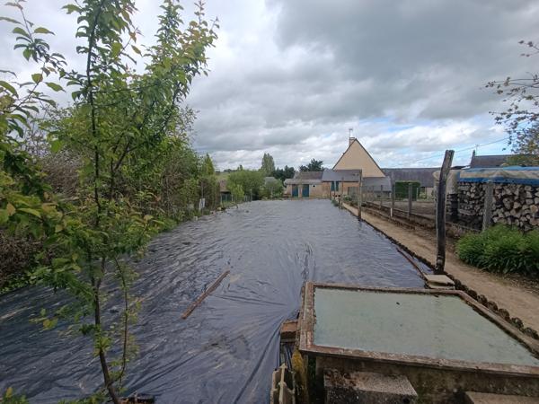 Brûlon centre sur 700m² de terrain