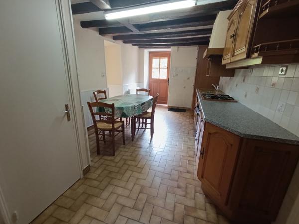 Brûlon centre sur 700m² de terrain