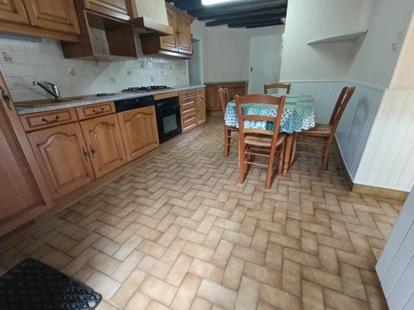 Brûlon centre sur 700m² de terrain