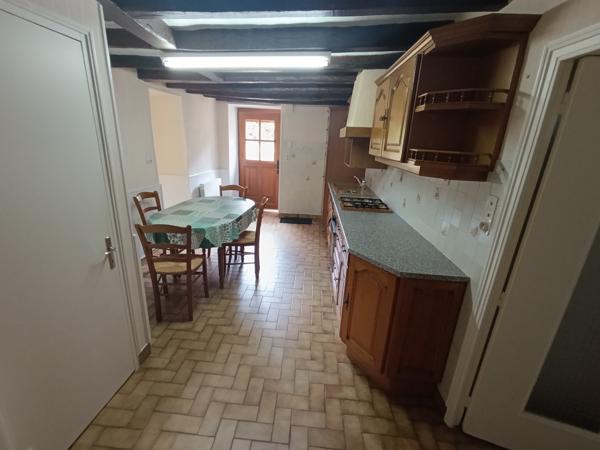 Brûlon centre sur 700m² de terrain