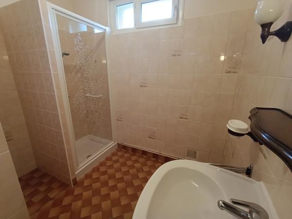 Brûlon centre sur 700m² de terrain