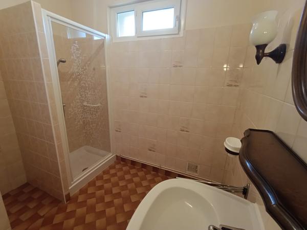 Brûlon centre sur 700m² de terrain