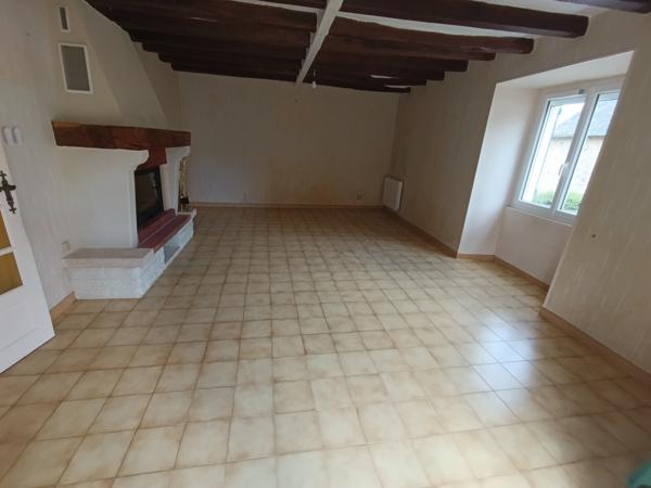 Brûlon centre sur 700m² de terrain