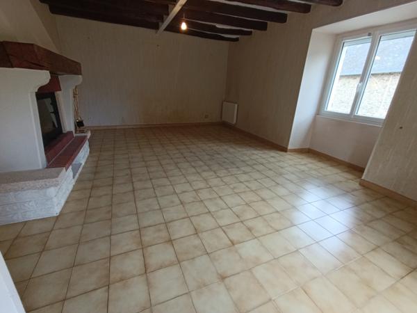 Brûlon centre sur 700m² de terrain