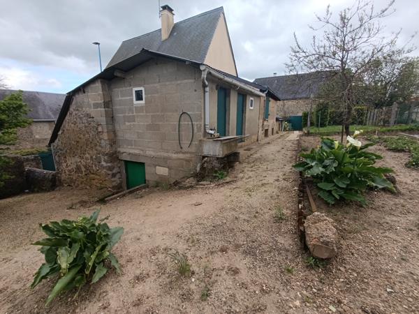 Brûlon centre sur 700m² de terrain