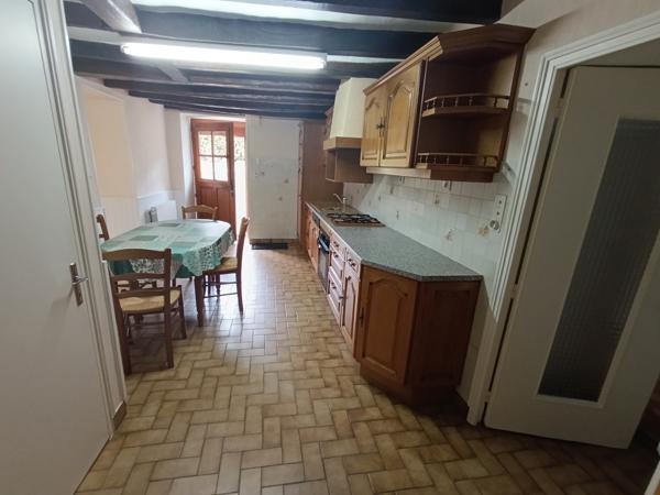 Brûlon centre sur 700m² de terrain