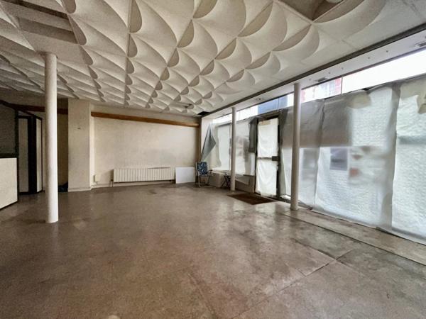 Vente Local commercial 3 pièces à Paris 20