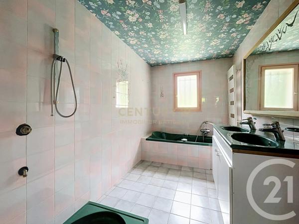 Maison à vendre  5 pièces - 122,37 m 2   LA VERPILLIERE  - 38