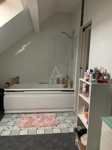 2 MAISONS JUMELÉES : pour investisseur : un lot de deux maisons louées, récentes et bien équipées