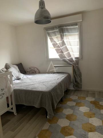 2 MAISONS JUMELÉES : pour investisseur : un lot de deux maisons louées, récentes et bien équipées