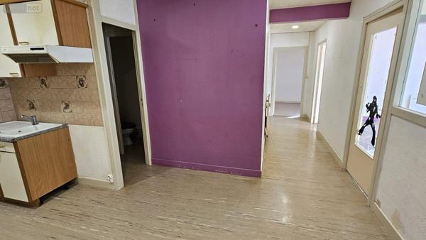 Local Professionnel et commercial à vendre à Vitry-le-François dans la Marne (51300), ref : 51081/968