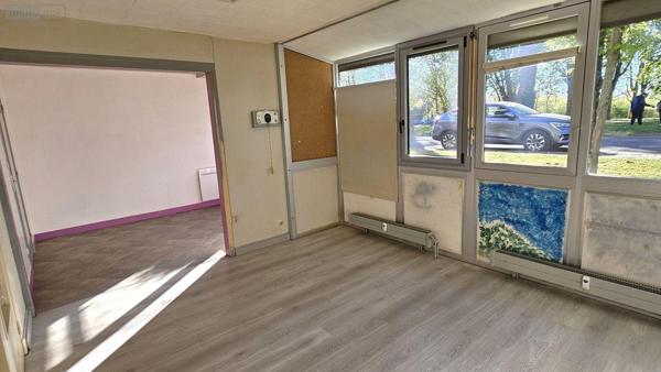 Local Professionnel et commercial à vendre à Vitry-le-François dans la Marne (51300), ref : 51081/968