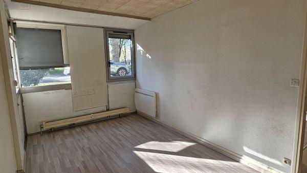 Local Professionnel et commercial à vendre à Vitry-le-François dans la Marne (51300), ref : 51081/968