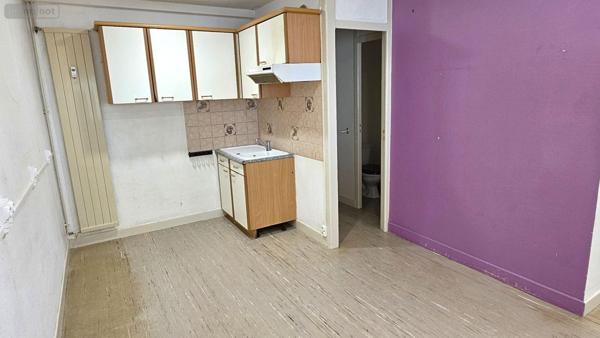 Local Professionnel et commercial à vendre à Vitry-le-François dans la Marne (51300), ref : 51081/968