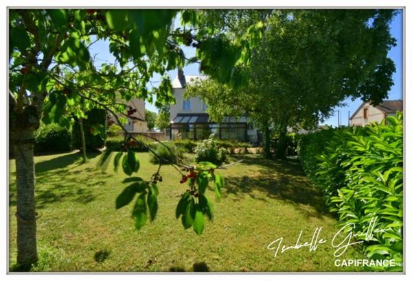 Maison Bourgeoise à vendre 6 pièces CHATEAUMEILLANT (18)