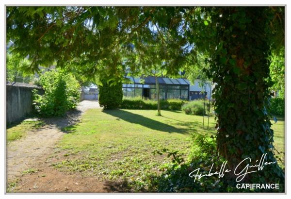 Maison Bourgeoise à vendre 6 pièces CHATEAUMEILLANT (18)