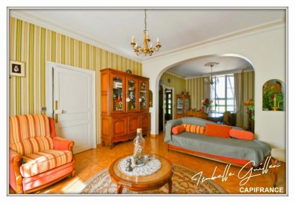 Maison Bourgeoise à vendre 6 pièces CHATEAUMEILLANT (18)