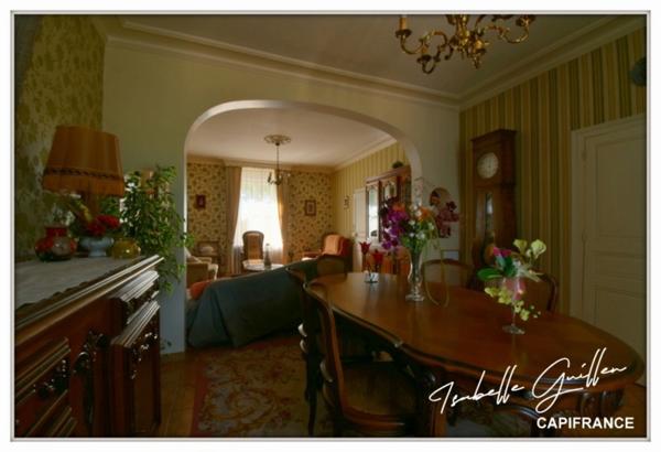 Maison Bourgeoise à vendre 6 pièces CHATEAUMEILLANT (18)