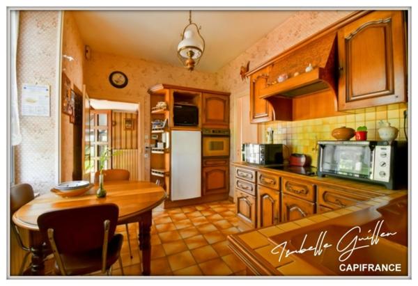 Maison Bourgeoise à vendre 6 pièces CHATEAUMEILLANT (18)