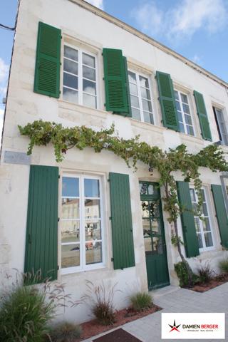 Saint Martin de Ré. Maison sur le port. Saint martin de re