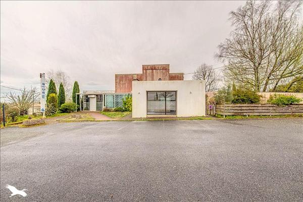 Immeuble à vendre |  Salleboeuf |  293 m²