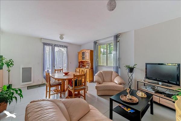 Immeuble à vendre |  Salleboeuf |  293 m²