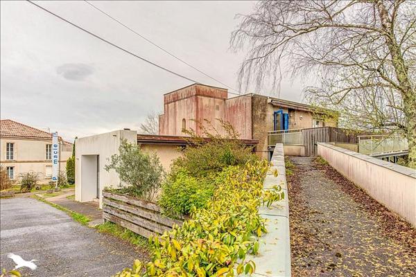 Immeuble à vendre |  Salleboeuf |  293 m²