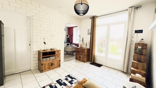 Maison avec cour, climatisée, pas de charges . Première couronne