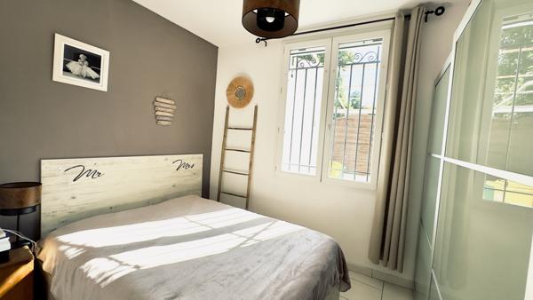 Maison avec cour, climatisée, pas de charges . Première couronne