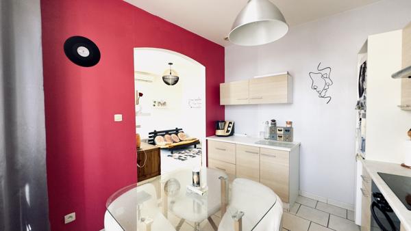 Maison avec cour, climatisée, pas de charges . Première couronne