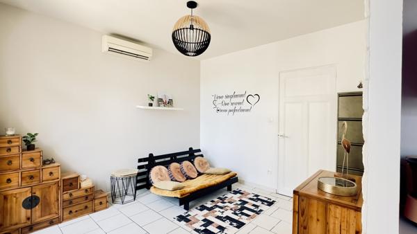 Maison avec cour, climatisée, pas de charges . Première couronne