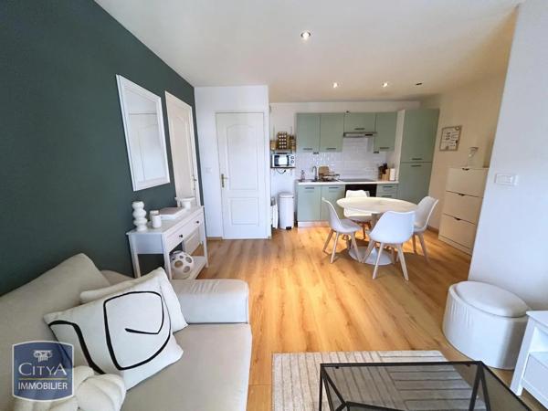Appartement à louer 2 pièces 34.6m² Saint-Quentin (02100)